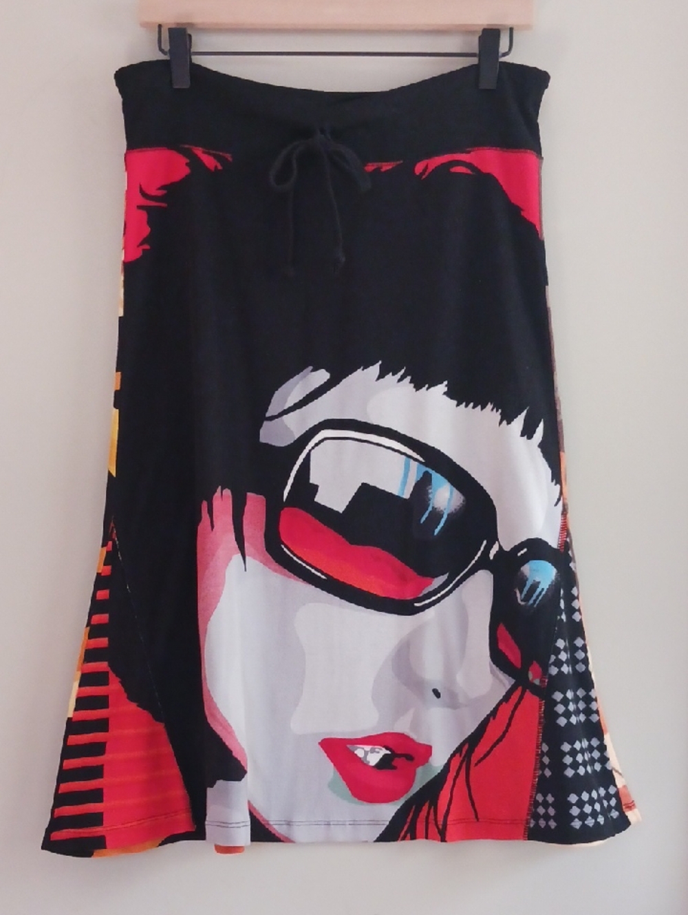 Animated Closet NYC Vibrant Cotton Graphics Design Skirt Size M